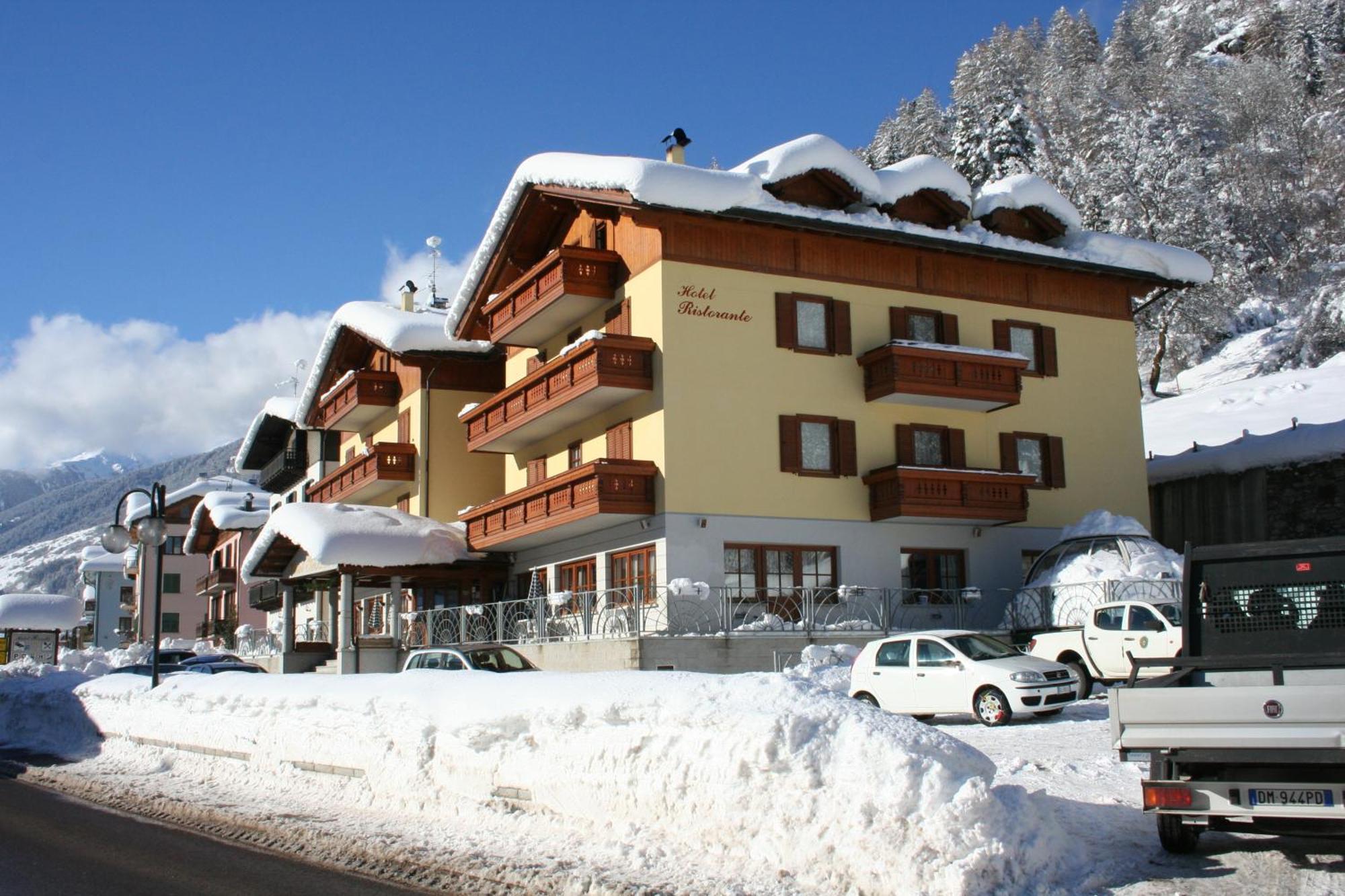 Hotel Pezzotti ペッリッツァーノ エクステリア 写真