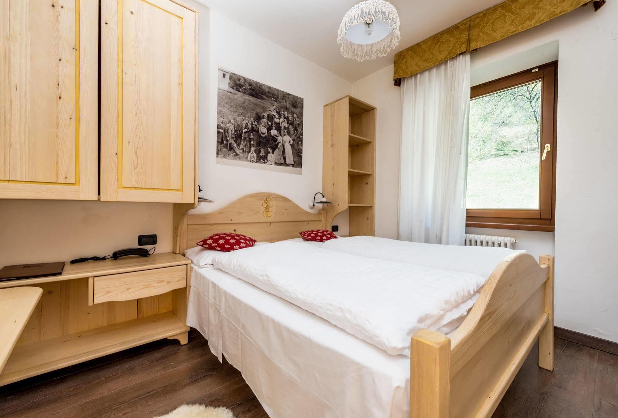 Hotel Pezzotti ペッリッツァーノ エクステリア 写真