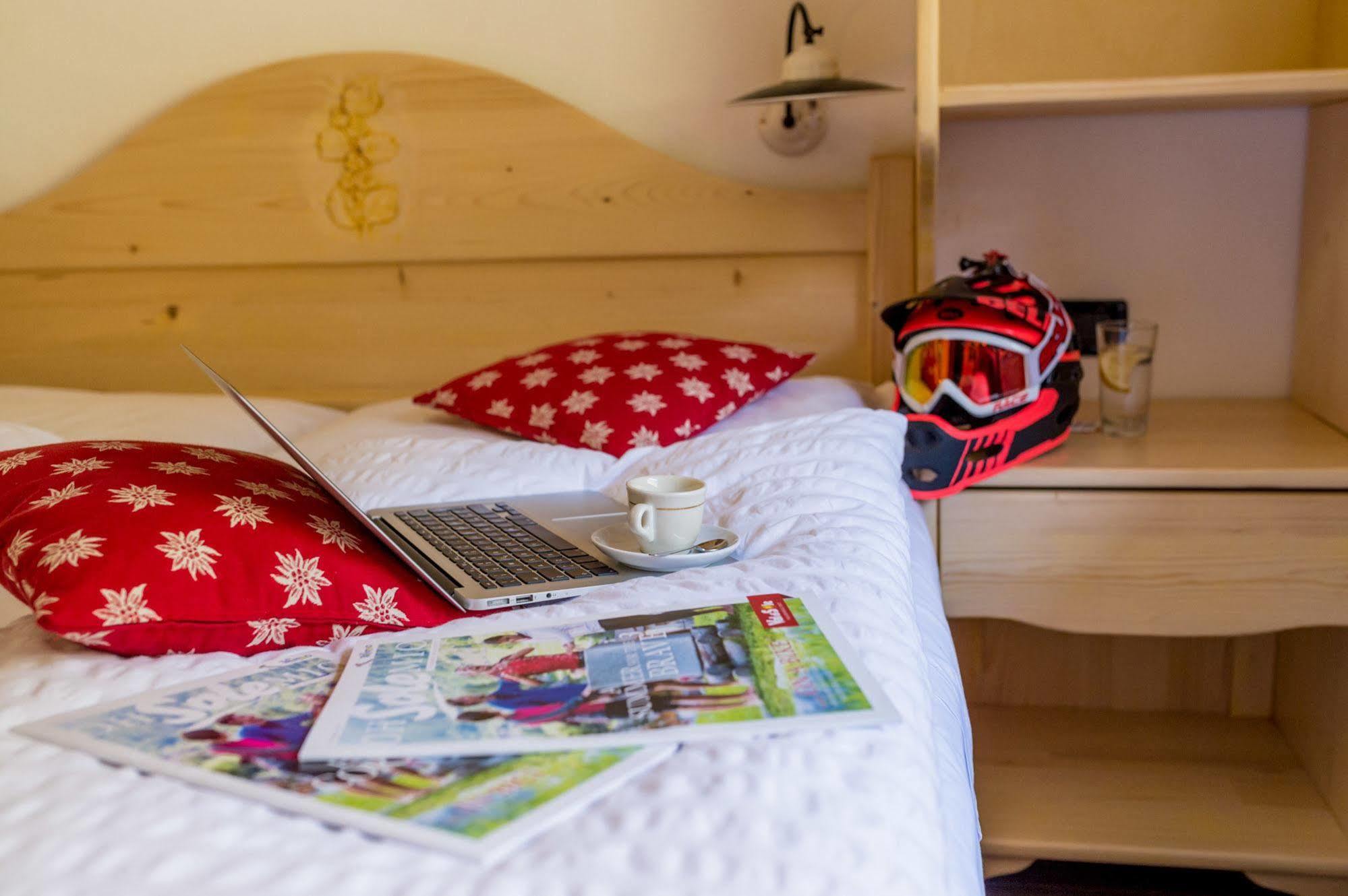 Hotel Pezzotti ペッリッツァーノ エクステリア 写真
